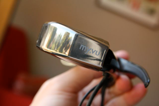 Illustration for article titled Battlemodo of Highest Res Video Goggles: Zeiss Cinemizer vs. Myvu Crystal